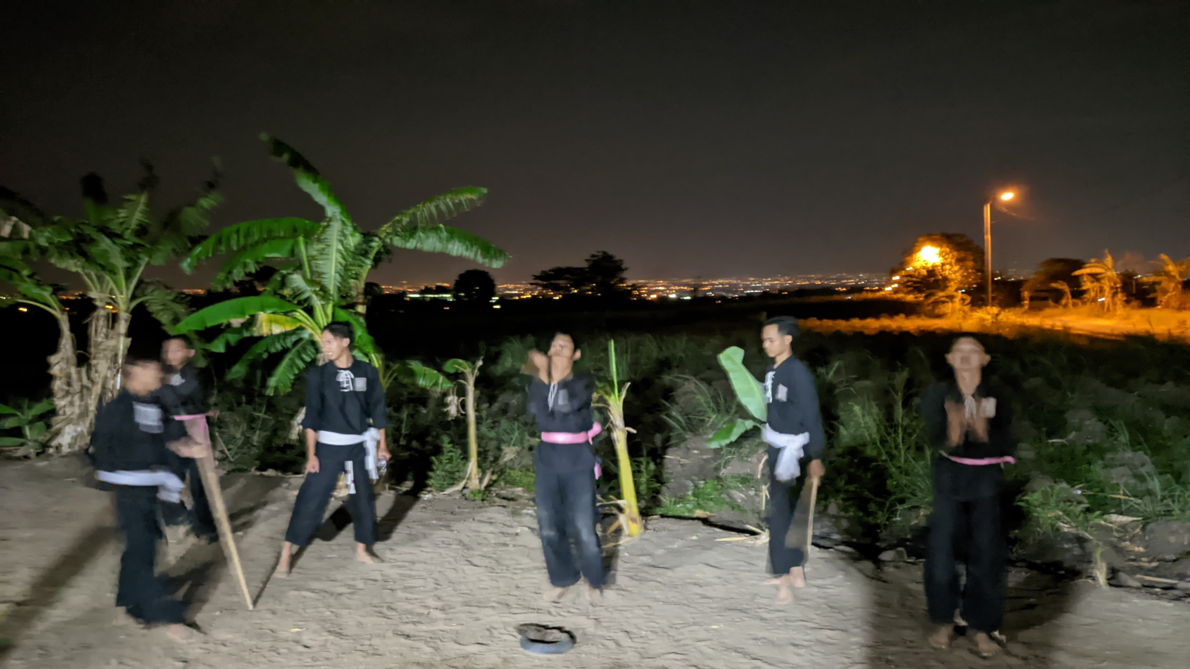 Latihan rutin PSHT Rayon Mojorejo