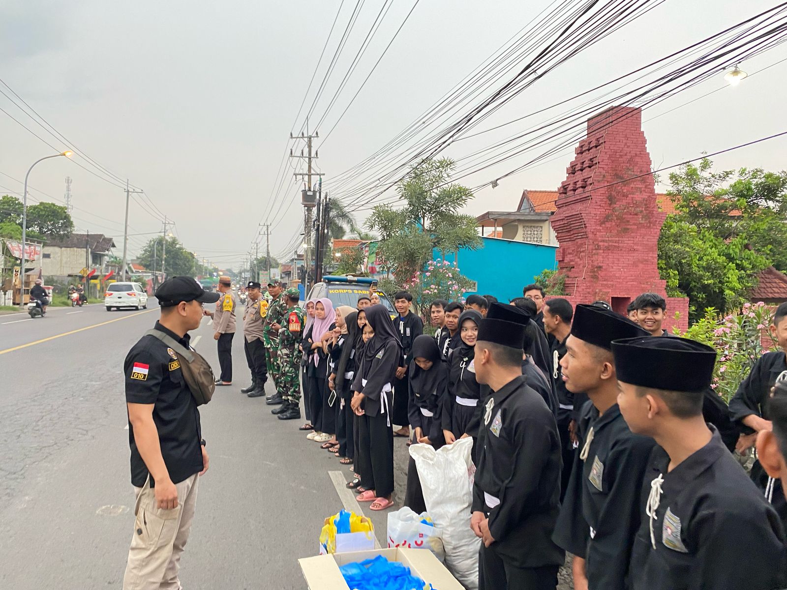 Bagi takjil dan buka bersama PSHT Mojorejo
